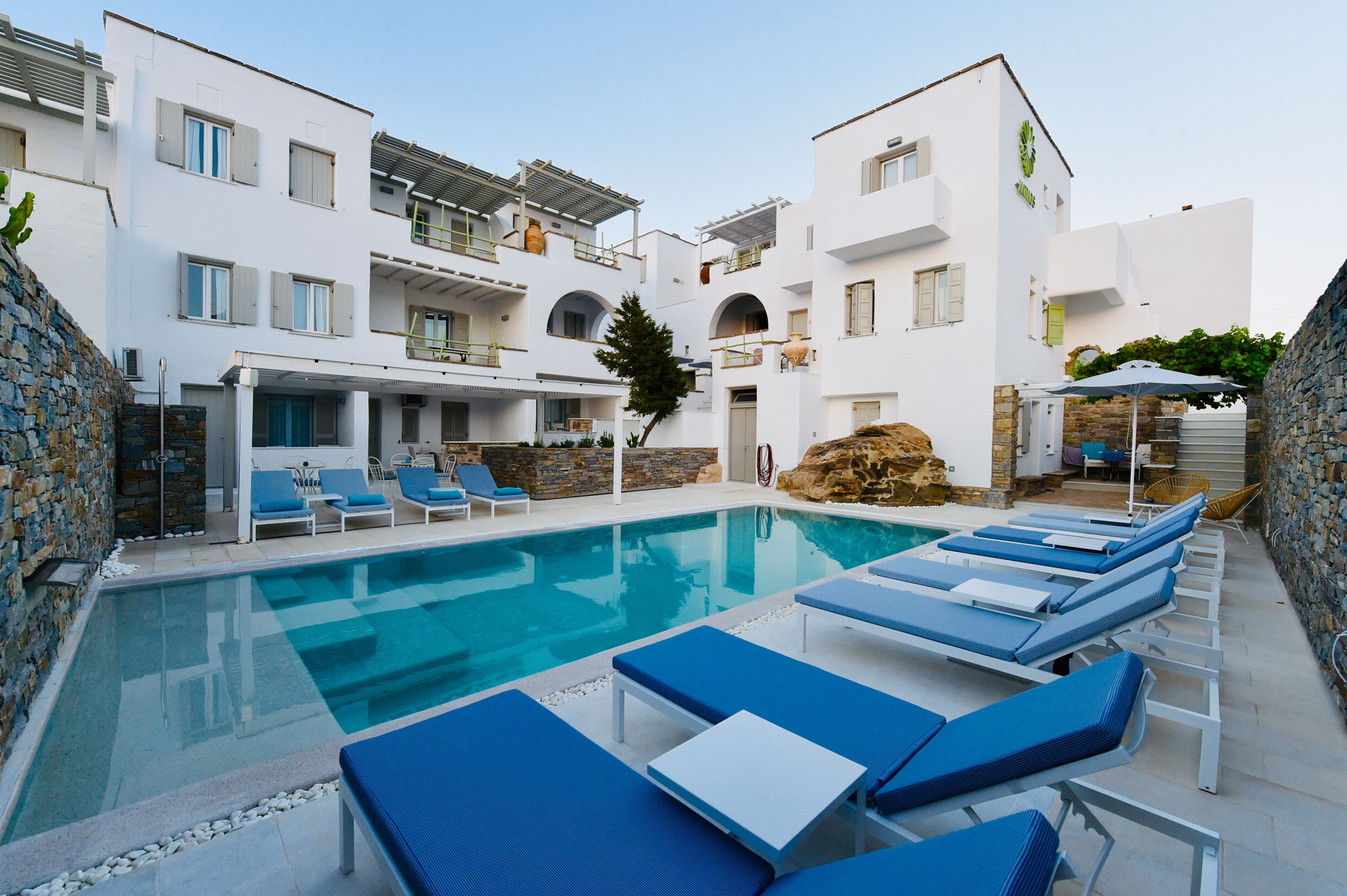 Anthos Apartments in Paros - Traditional Hotel & Suites